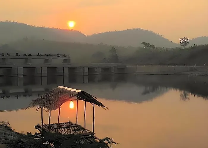 รีสอร์ท Lumphachi Lakehill Na Khun Saen