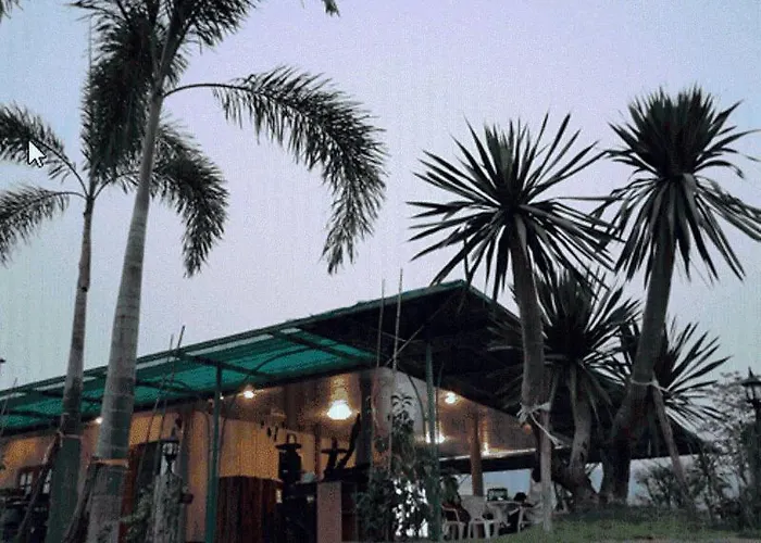 รีสอร์ท Lumphachi Lakehill 3*