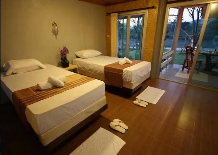 รีสอร์ท Lumphachi Lakehill Na Khun Saen
